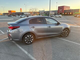 2019 Kia Rio IV, серый, 1350000 рублей, вид 2