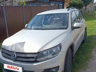 2012 Volkswagen Tiguan I Рестайлинг, серебристый, 860000 рублей, вид 1