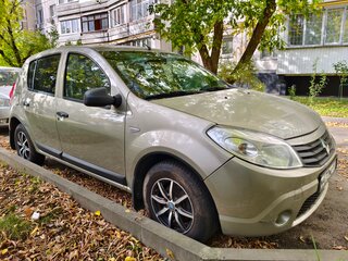 2011 Renault Sandero I, бежевый, 470000 рублей, вид 3