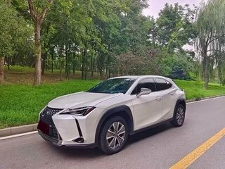 2023 Lexus UX 300e I, белый, 2510000 рублей, вид 1