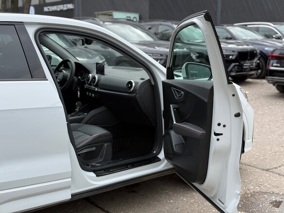 2022 Audi Q2 L 35 TFSI I Рестайлинг, белый, 2000000 рублей - вид 19
