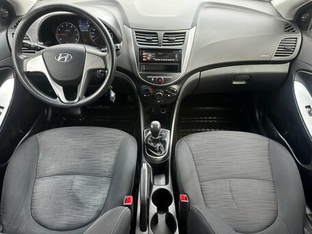 2015 Hyundai Solaris I Рестайлинг, оранжевый, 590000 рублей, вид 5