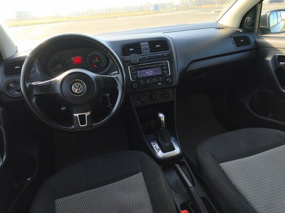 2014 Volkswagen Polo V, чёрный, 550000 рублей - вид 5