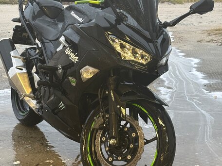 2020 Kawasaki Ninja 400, чёрный, 600000 рублей, вид 1
