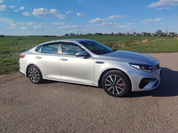 2018 Kia Optima IV Рестайлинг, серый, 1590000 рублей - вид 1