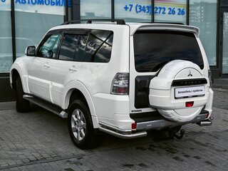 2014 Mitsubishi Pajero IV Рестайлинг 1, белый, 2125000 рублей, вид 3