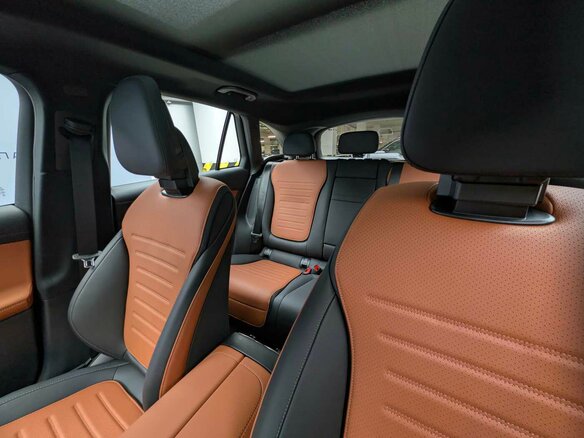 2026 Mercedes-Benz GLC 300 II (X254), серый - вид 12