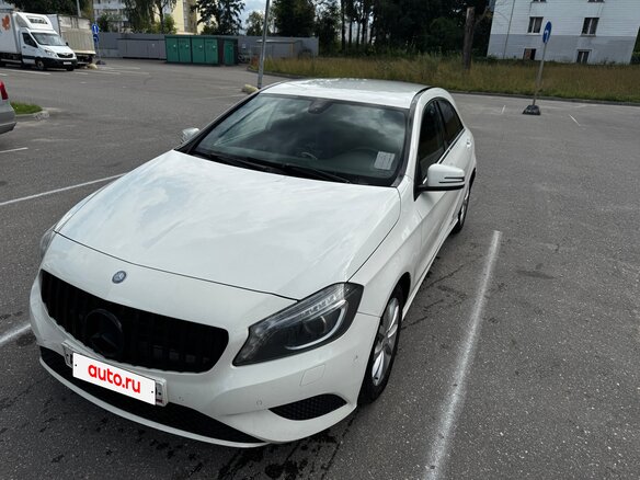 2013 Mercedes-Benz A-Класс 180 III (W176), белый - вид 3