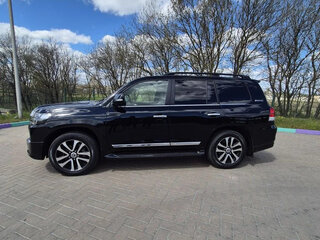 2018 Toyota Land Cruiser 200 Series Рестайлинг 2, чёрный, 8700000 рублей, вид 2