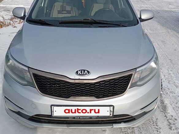 2015 Kia Rio 6-speed III, серебристый, 1050000 рублей