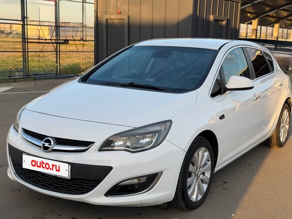 2012 Opel Astra J Рестайлинг, белый, 680000 рублей