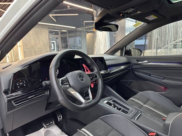 2021 Volkswagen Golf VIII, белый, 2600000 рублей - вид 9