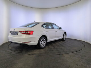 2019 Skoda Superb III, белый, 2450000 рублей, вид 5