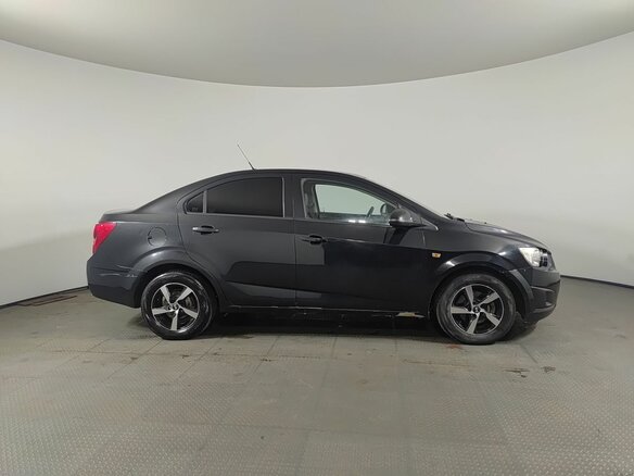 2013 Chevrolet Aveo II, чёрный, 455000 рублей - вид 3