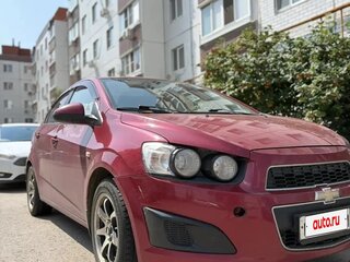 2013 Chevrolet Aveo II, красный, 550000 рублей, вид 2