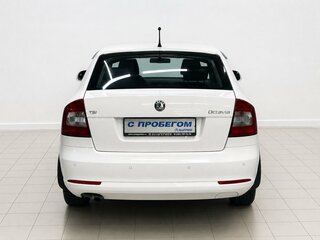 2012 Skoda Octavia II (A5) Рестайлинг, белый, 770000 рублей, вид 3