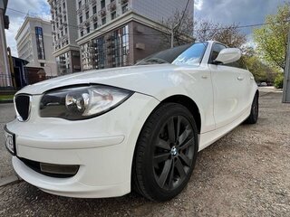 2011 BMW 1 серии 116i I (E81/E82/E87/E88) Рестайлинг, белый, 950000 рублей, вид 4