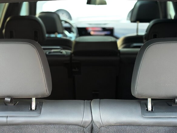 2023 BMW X7 40d I (G07) Рестайлинг, серый - вид 13