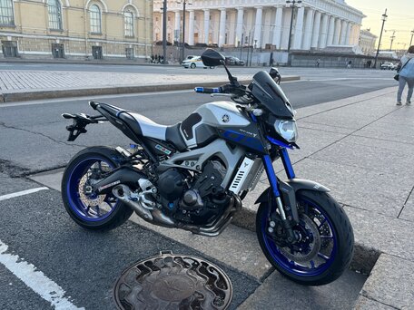2015 Yamaha MT-09 (FZ-09), синий, 800000 рублей, вид 2