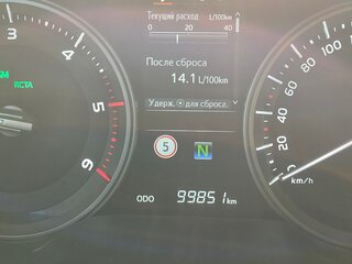 2015 Toyota Land Cruiser 200 Series Рестайлинг 2, белый, 6200000 рублей, вид 4