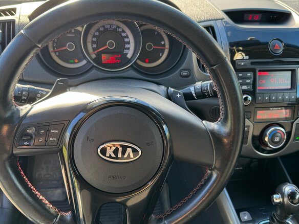 2013 Kia Cerato Koup II, серебристый, 800000 рублей - вид 8