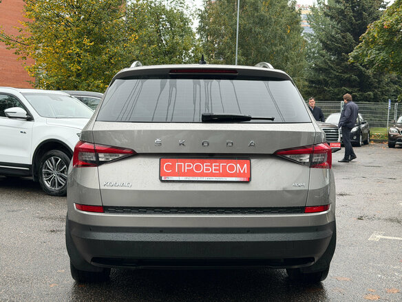 2021 Skoda Kodiaq I, коричневый, 3049000 рублей - вид 4