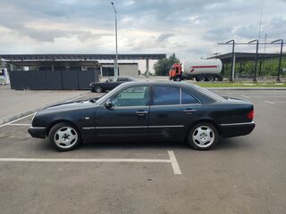 1997 Mercedes-Benz E-Класс 200 II (W210, S210), синий, 580000 рублей, вид 2