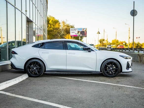 2024 Changan UNI-V I, белый, 2368000 рублей - вид 7