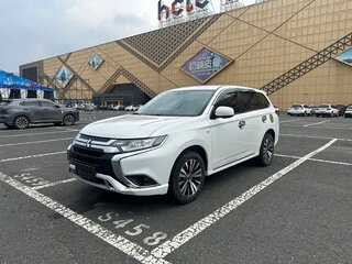 2022 Mitsubishi Outlander III Рестайлинг 3, белый, 1850001 рублей, вид 1