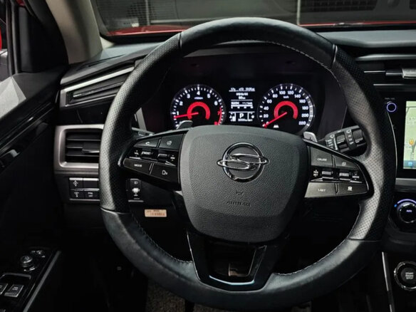 2022 SsangYong Korando IV, красный, 1533000 рублей - вид 5