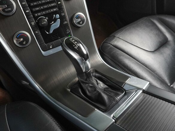2014 Volvo XC60 I Рестайлинг, коричневый - вид 16