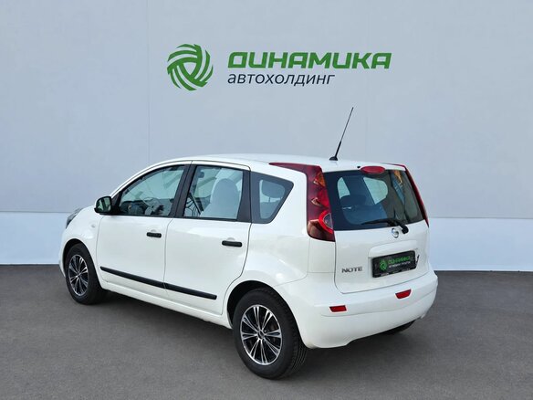 2013 Nissan Note I Рестайлинг, белый, 565000 рублей - вид 6
