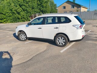 2014 Mitsubishi Outlander III, белый, 1350000 рублей, вид 4