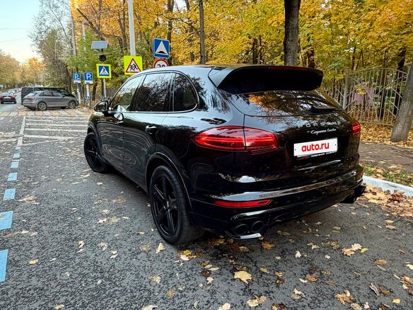 2015 Porsche Cayenne Turbo II Рестайлинг (958), чёрный, 3950000 рублей - вид 2