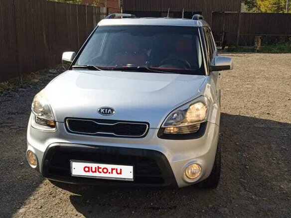 2012 Kia Soul I Рестайлинг, серебристый, 800000 рублей