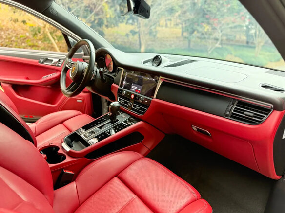 2023 Porsche Macan I Рестайлинг 2, чёрный, 6800000 рублей - вид 6