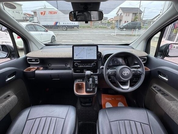 2023 Toyota Sienta III, зелёный - вид 15