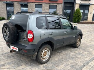 2018 Chevrolet Niva I Рестайлинг, серый, 750000 рублей, вид 4