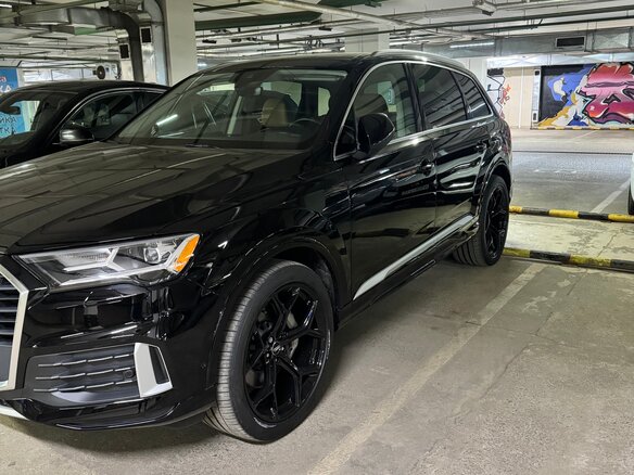 2021 Audi Q7 45 TFSI II (4M) Рестайлинг, чёрный, 5600000 рублей - вид 1