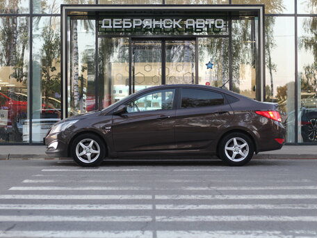 2016 Hyundai Solaris I Рестайлинг, коричневый, 1050000 рублей, вид 3