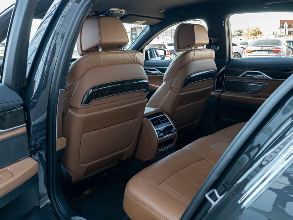 2021 BMW 7 серии 730i VI (G11/G12) Рестайлинг, серый, 5450000 рублей - вид 14