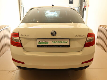 2017 Skoda Octavia III (A7), белый, 1319000 рублей, вид 5