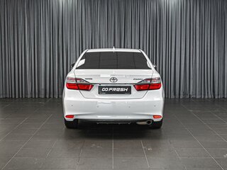 2016 Toyota Camry VII (XV50) Рестайлинг, белый, 1974000 рублей, вид 4