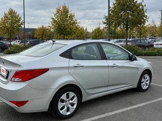 2016 Hyundai Solaris I Рестайлинг, серебристый, 1080000 рублей, вид 3