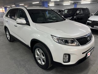 2017 Kia Sorento II Рестайлинг, белый, 1965000 рублей, вид 3
