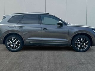 2026 Volkswagen Touareg III Рестайлинг, серый, 6990000 рублей, вид 5