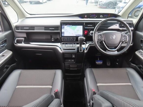 2020 Honda Stepwgn V Рестайлинг, белый - вид 13
