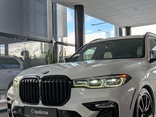 2019 BMW X7 40i I (G07), белый, 8750000 рублей, вид 4