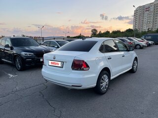 2017 Volkswagen Polo V Рестайлинг, белый, 460000 рублей, вид 4