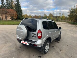 2012 Chevrolet Niva I Рестайлинг, серебристый, 410000 рублей, вид 4